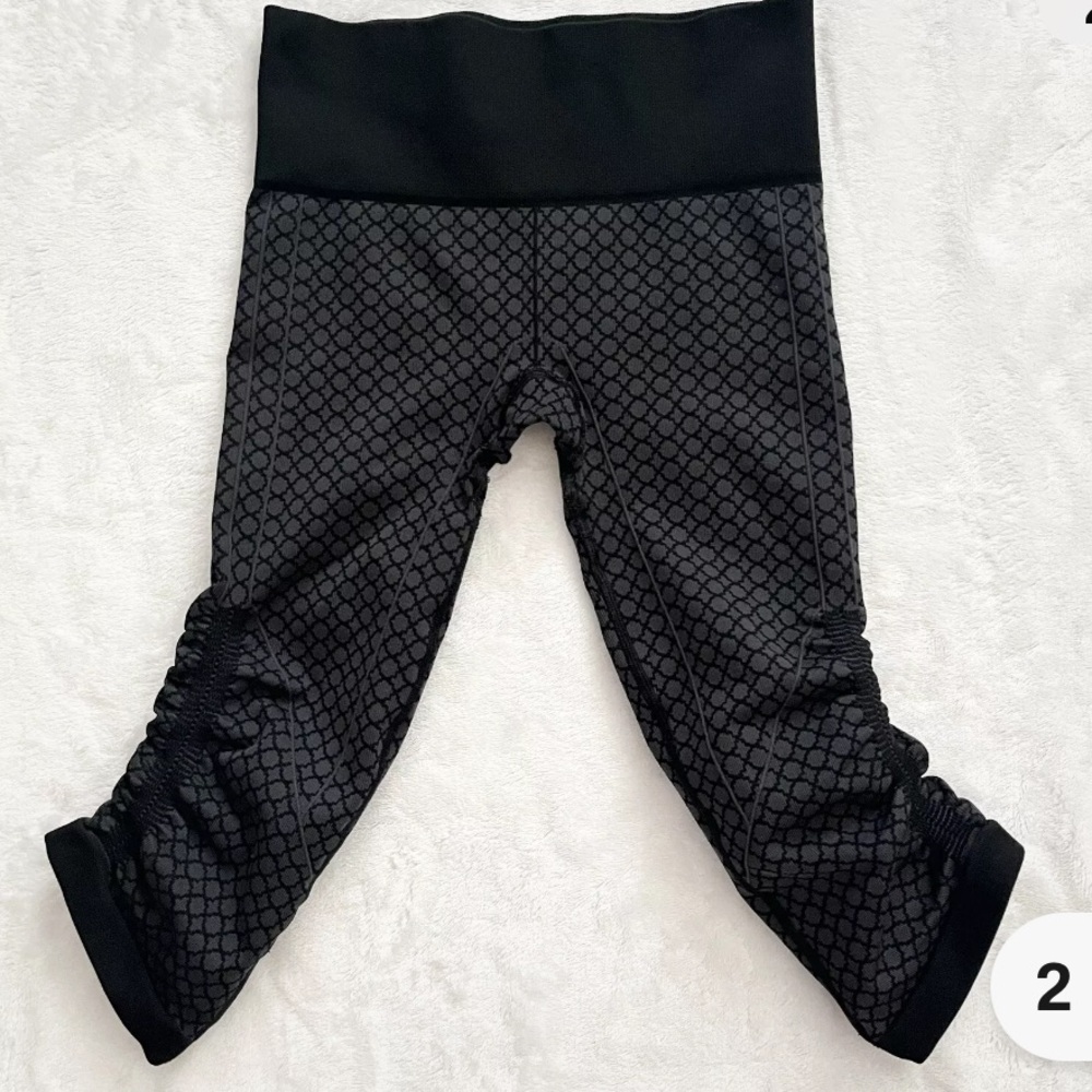 Lululemon Legging Capri Scrunch, 6 - Picture 2 of 7